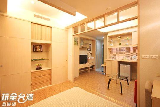 85 Happy Holiday Hotel Каосюн Екстериор снимка