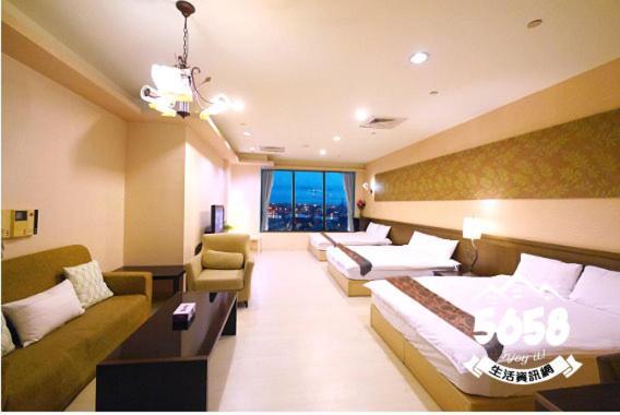 85 Happy Holiday Hotel Каосюн Екстериор снимка